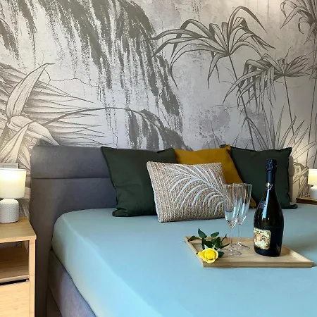 - Centre - Main Square