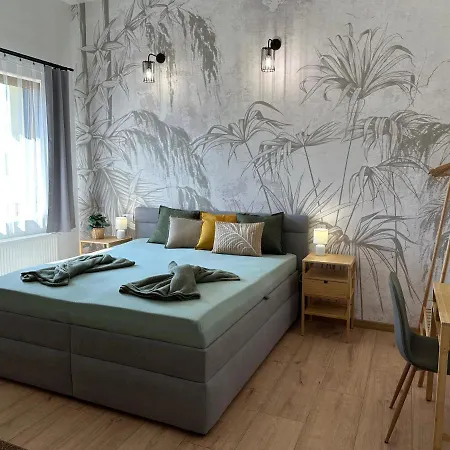 - Centre - Main Square Apartment *